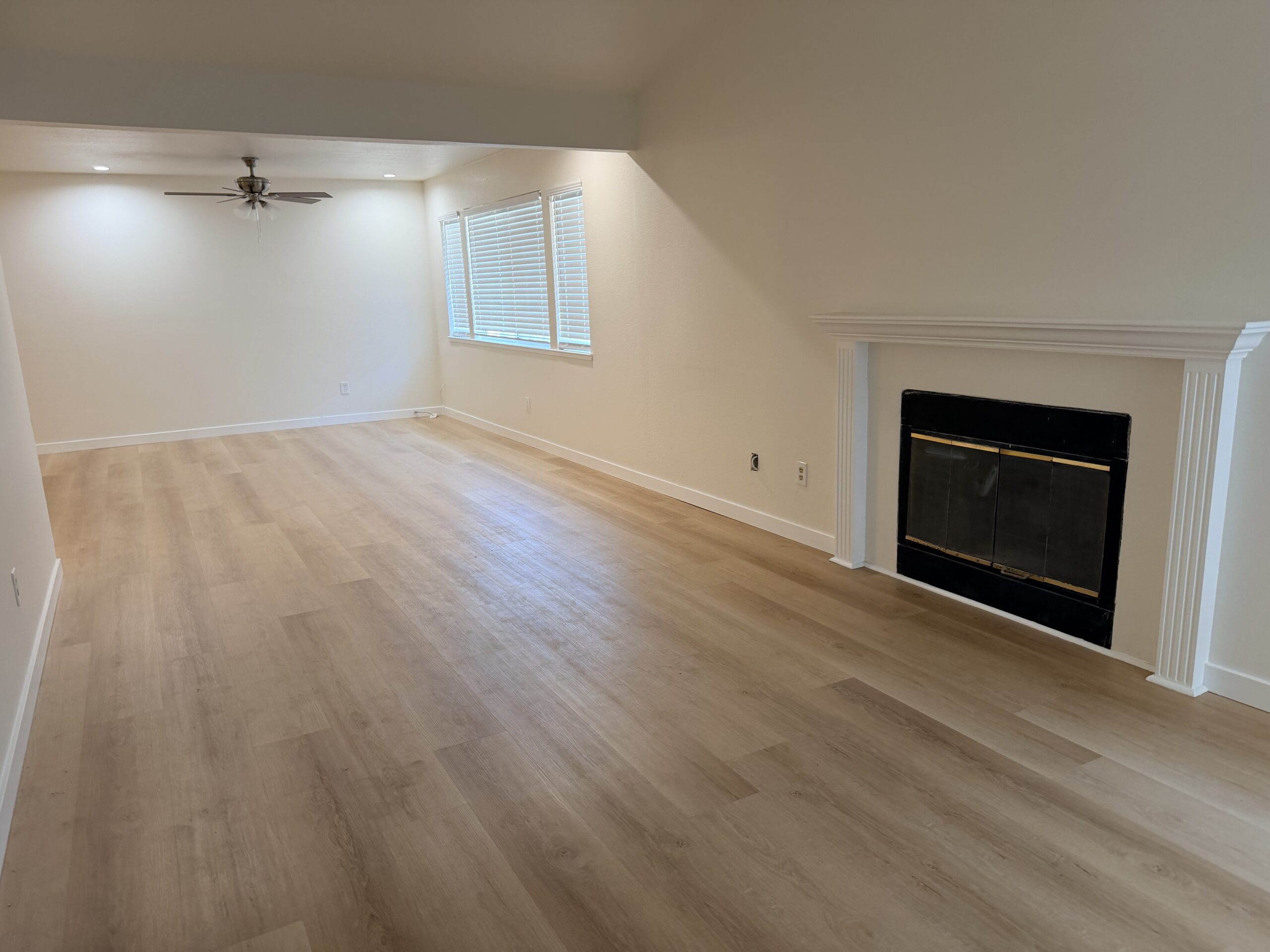 2 bedroom 2 bath 2 cars Rental