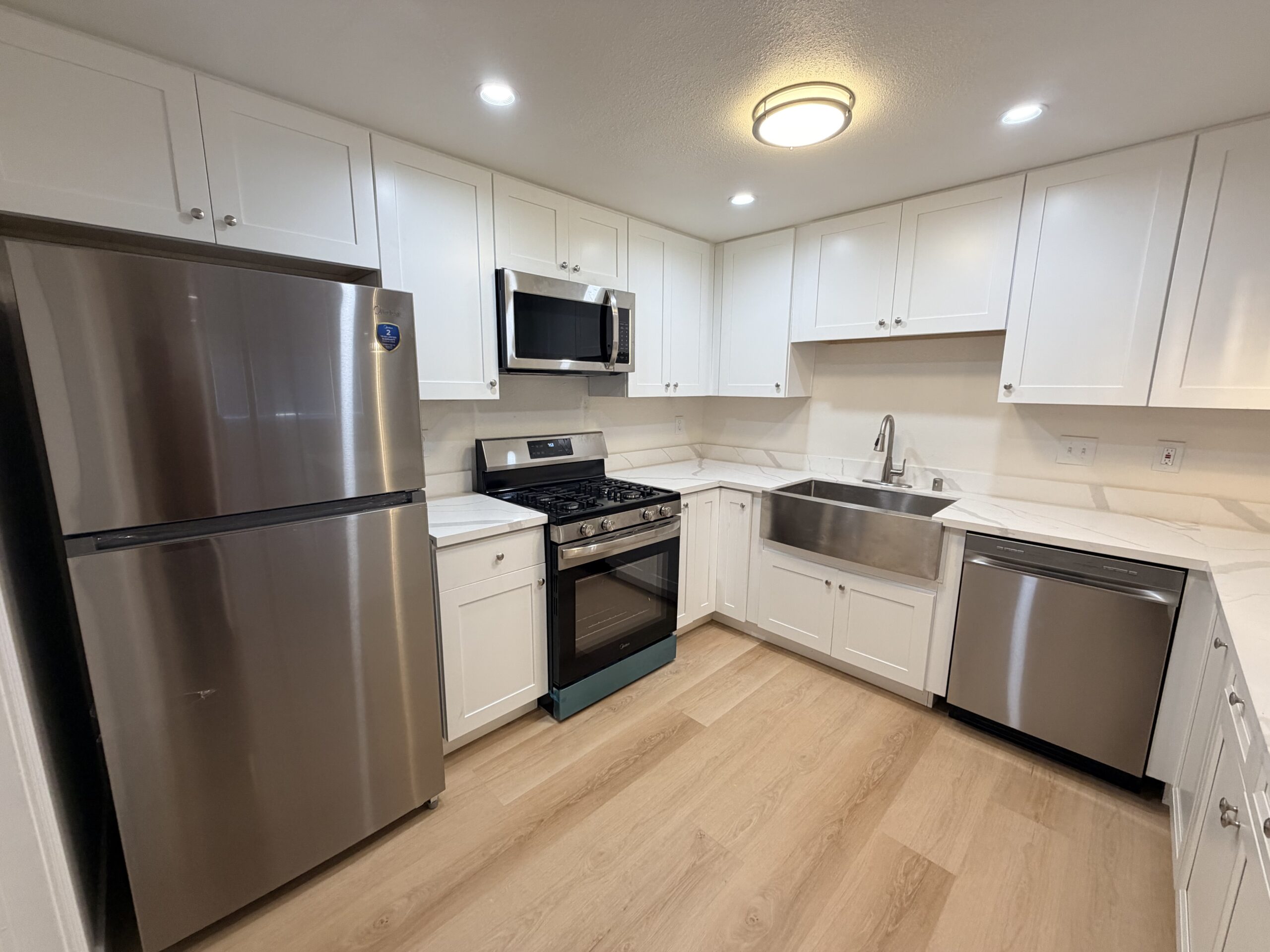 2 bedroom 2 bath 2 cars Rental