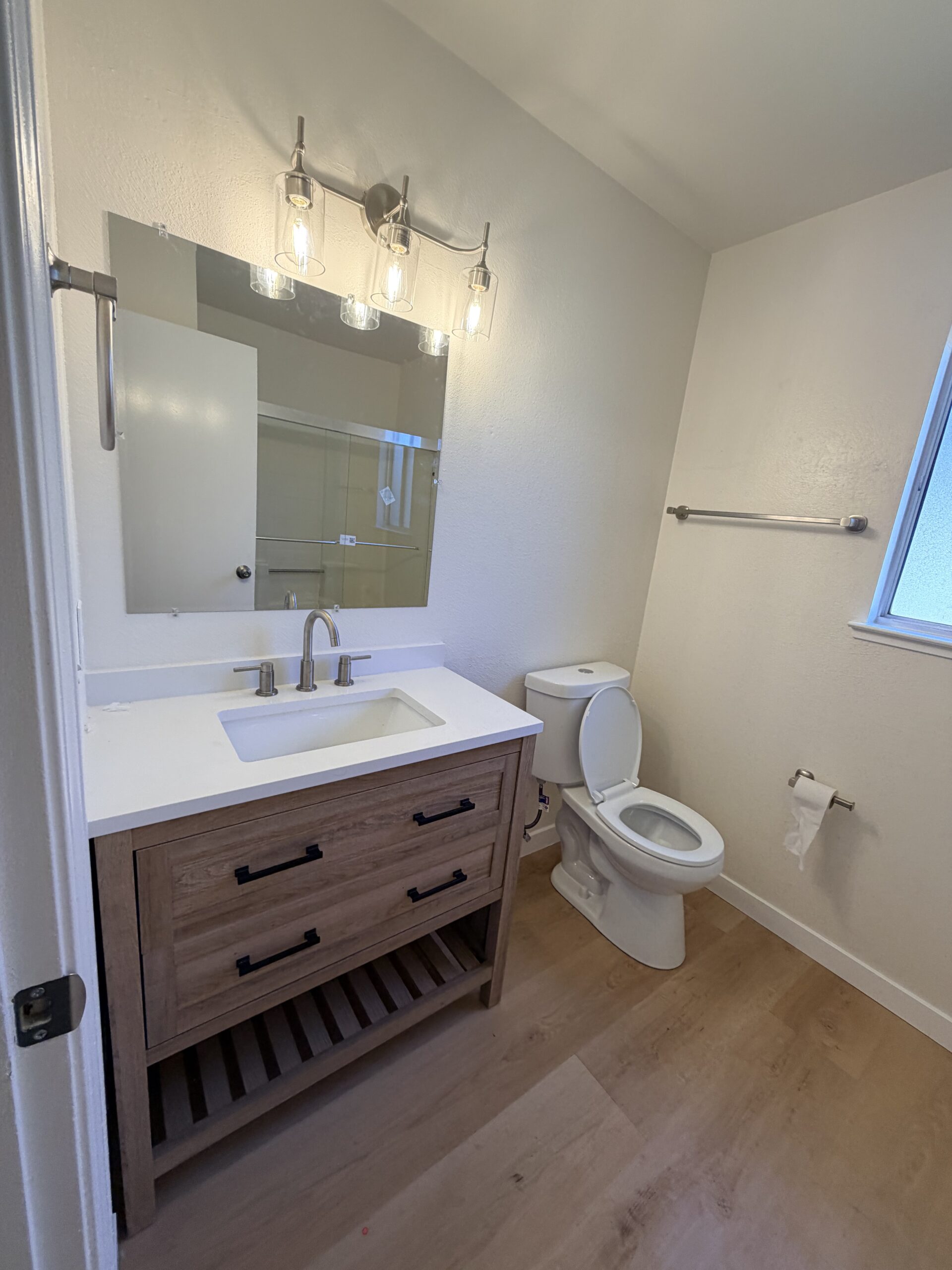 2 bedroom 2 bath 2 cars Rental